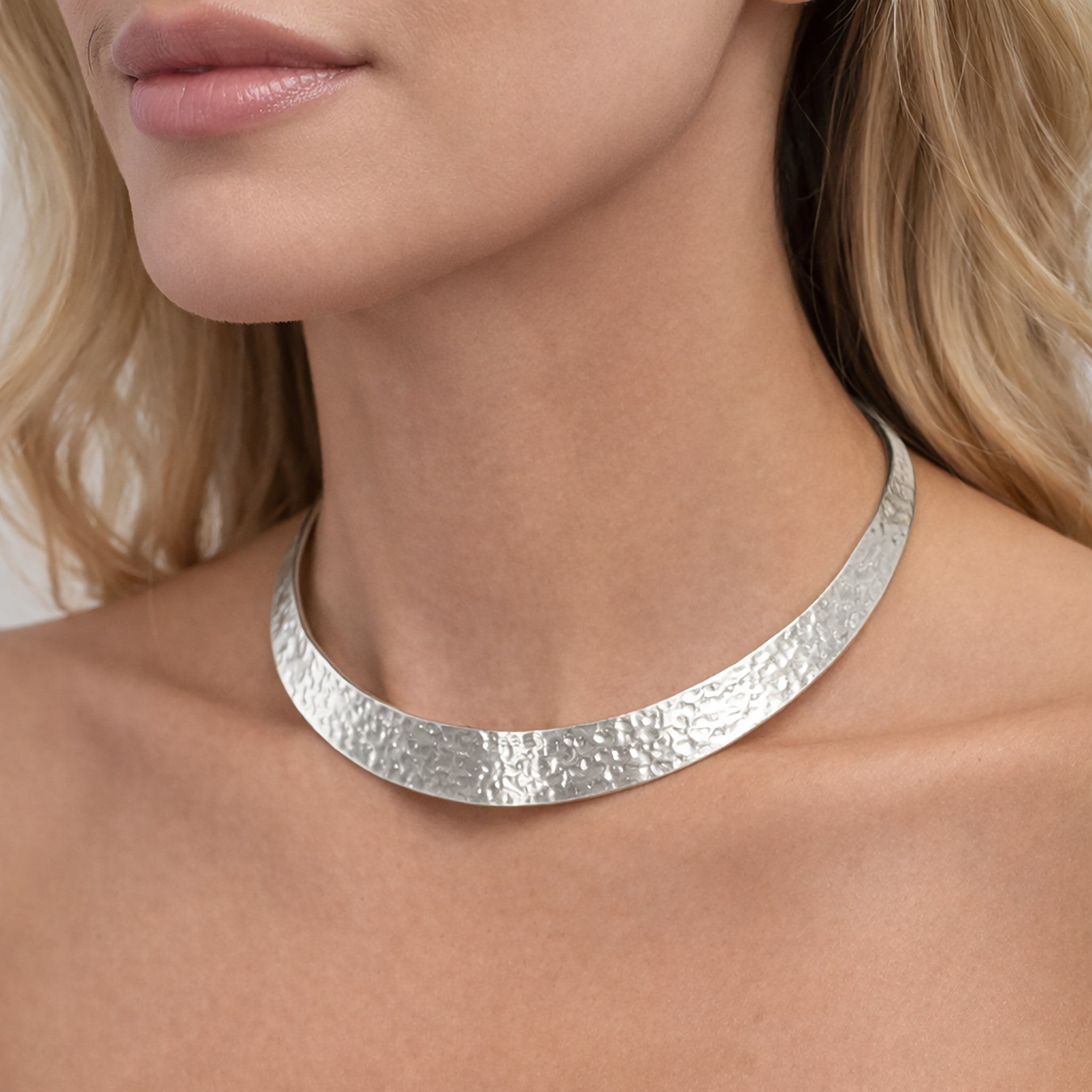 Hammered_Choker_Necklace_Squar