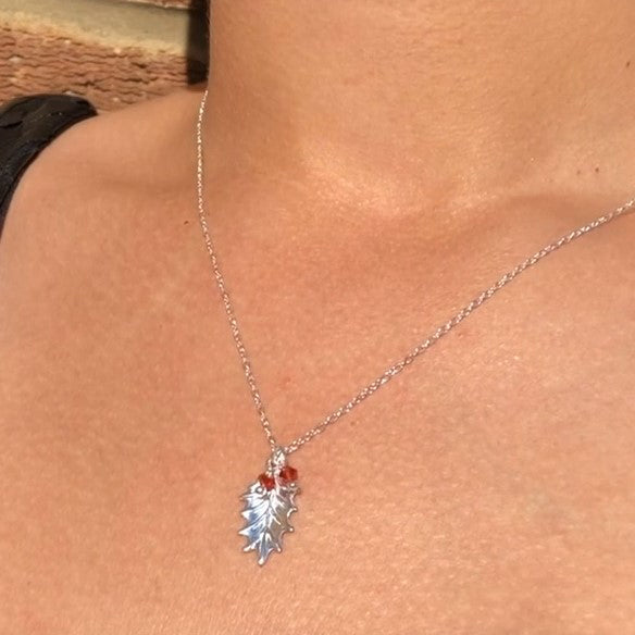 Holly Leaf Sterling Silver Garnet Pendant Necklace 2