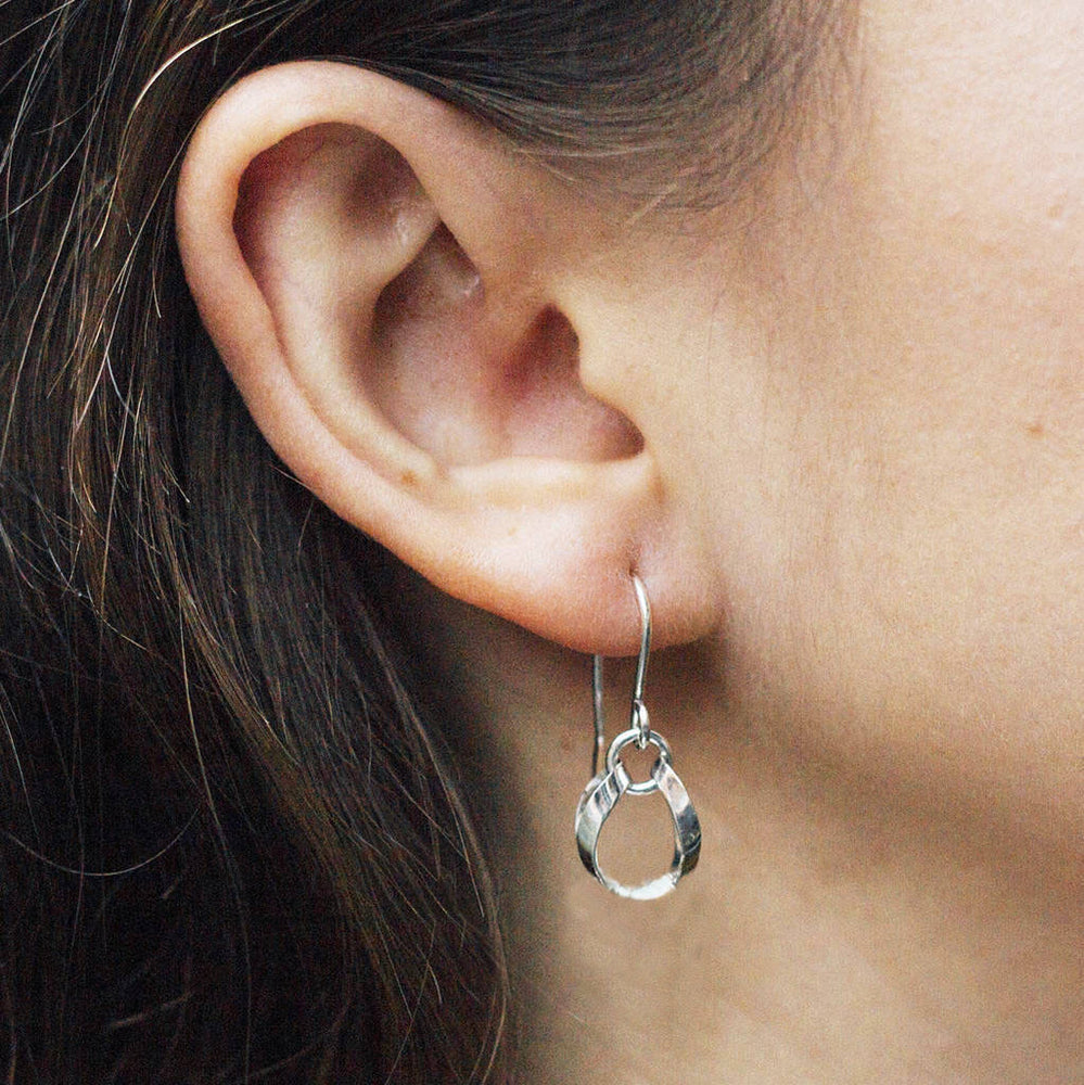 Sterling Silver Interlinking Circle Drop Earrings