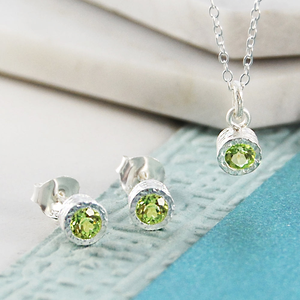 Peridot Sterling Silver August Birthstone Pendant Necklace and Stud Earrings Jewellery Set