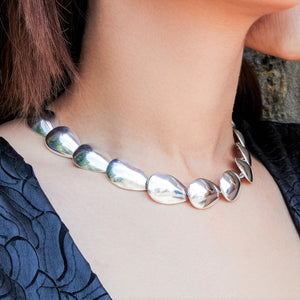
            
                Load image into Gallery viewer, Chunky Sterling Silver Petal Necklace
            
        