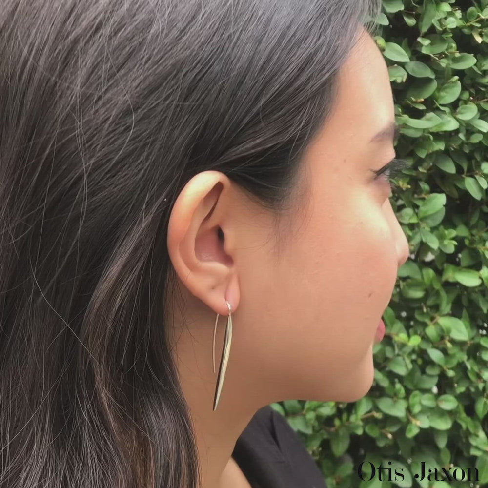 
            
                Load and play video in Gallery viewer, Rose Gold Chilli Pepper Earrings
            
        