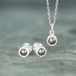 
            
                Load image into Gallery viewer, Textured Silver Dark Pearl Necklace - Otis Jaxon Silver Jewellery
            
        