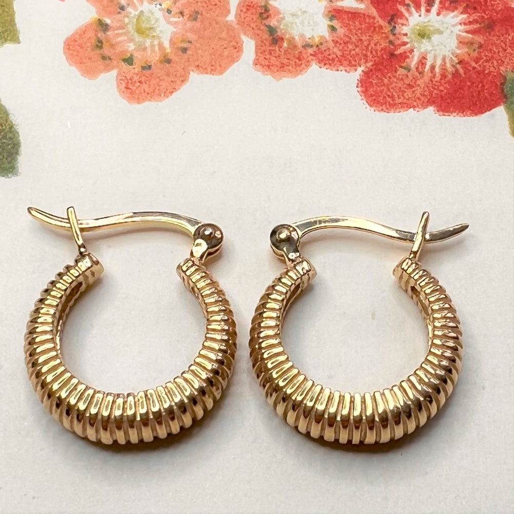 
            
                Load image into Gallery viewer, Ribbed Hoop Gold Plated Silver Earrings
            
        